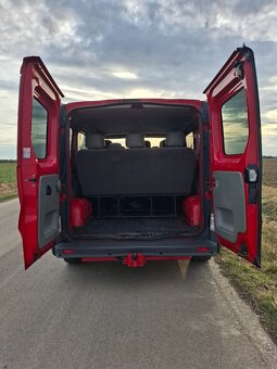 Opel Vivaro 2.0 CDTi,Tažné,9míst nafta manuál 66 kw - 6