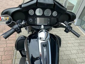 Harley-Davidson Triglide FLHTCUTG - 6