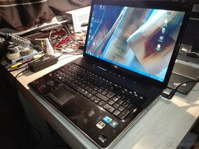 HP DV7. i7 8 x 1,6 GHz. 17,3 LED HD+. 750 GB. RAM 6 GB. - 6