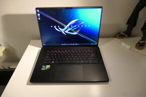 Asus rog zephyrus m16    (RTX4080)  /  5TB Ssd - 6