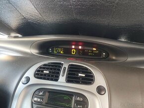 Citroen Xsara Picasso 1,6 HDI 80kw 2009 - 6