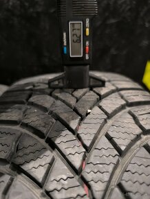 205/60 R16  Bridgestone  zimne pneumatiky - 6