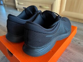 Nike Revolution 4 Black (čierna) - 6