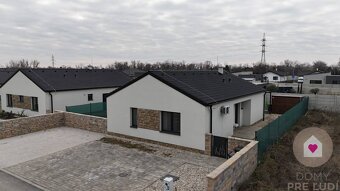 Krásny 4 izbový RD bungalov 92,26 m2 na pozemku 495 m2, Sene - 6