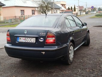 Škoda Octavia 2.0 benzín r.v 2003 - 6