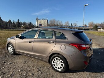 Hyundai i30 1.6crdi 94 kw - 6