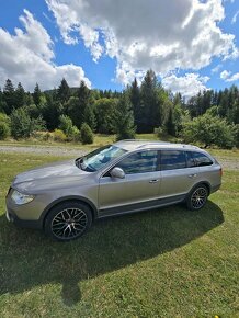 Škoda Superb 2.0 TDi  Scout 4x4 Kombi - 6