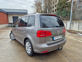 ‼️VOLKSWAGEN TOURAN 2.0 TDI HIGHLINE - 7 MIESTNY - TOP STAV - 6