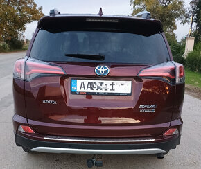 Predám Toyota rav4 hybrid 2017 AWD - 6