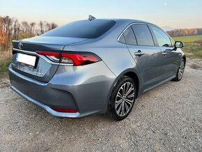 Toyota Corolla sedan 1,8i Hybrid Executive - 6