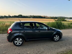 KIA Ceed 1.4i 2010 - 6