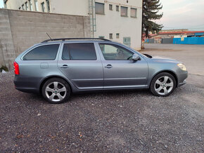 Škoda Octavia 2 lift Combi 2.0 - 6