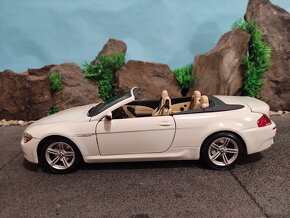 prodám model 1:18 BMW M6 cabrio - 6