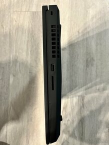 Lenovo P15 gen1 - 6