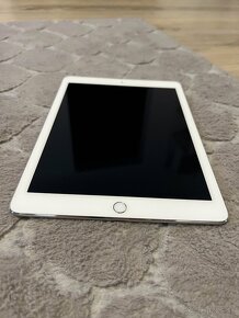 iPad 2.gen, Silver, 16 GB, cellular - 6