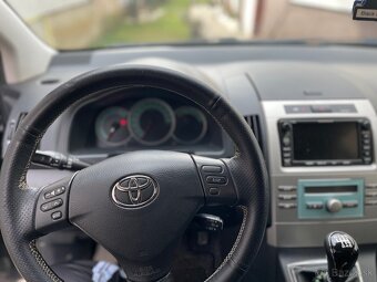 Toyota Corolla Verso - 6