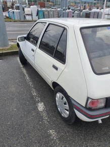 Peugeot 205 - 6