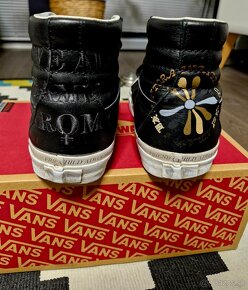 stylove unisex pechode/zimne celokozene topanky zn.Vans v38 - 6