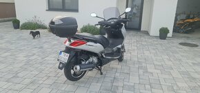 YAMAHA X-MAX 250 - 6