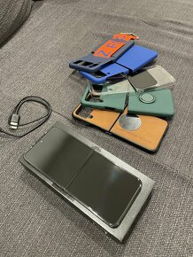 Samsung Galaxy Z flip 4 - 6