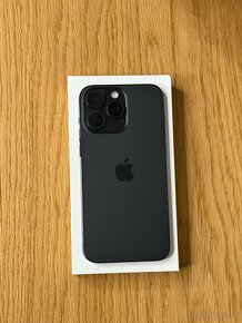 iPhone 15 Pro Max 256 GB čierny titán - 6