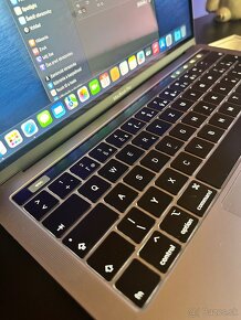 Apple MacBook Pro 13 - 6