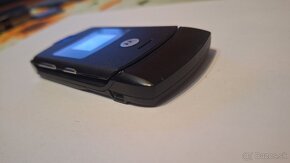 Motorola Razr V3 top stav - 6