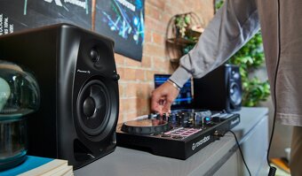 Pioneer DJ DM-50D-BT - 6