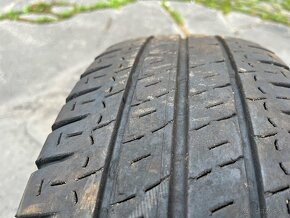 Pneu 215/70 r15c - 6