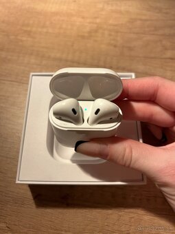 Apple Airpods 2. generácia 2019 - 6