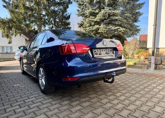 Volkswagen Jetta 1,2TSi /77kw serviska ,Tažné, benzín - 6