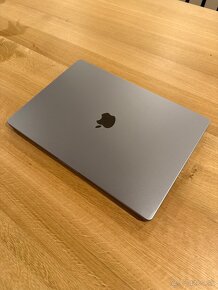 Predám MacBook Pro 16" z roku 2021 512 GB - 6