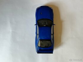 1:18 autoart nissan skyline GTR R34 - 6