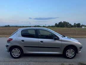 Peugeot 206 – 1,4 - 6