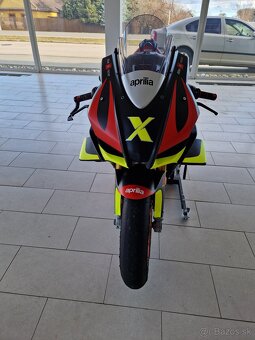 Aprilia V4 - 6