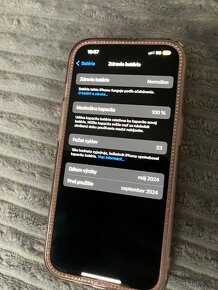 Na predaj ružový iPhone 15 128GB, 100% batéria - 6