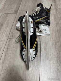 CCM SUPER TACKS AS1 hokejové korčule SR 9 EE - 6