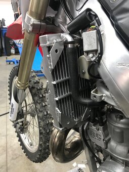 HONDA CR 250 - 6