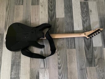 Gitara s rukopisom Kirka Hammetta (Metallica). - 6