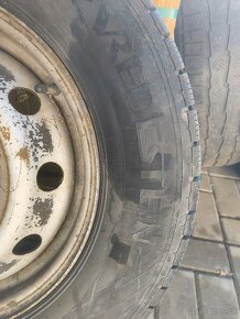 Predám zimné pneu 205/70 R15 C vredestein - 6