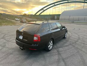 ŠKODA OCTAVIA COMBI 1.6 TDI 77kw 2010 - 6