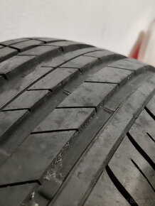 Bridgestone 215/60 R16 - 6