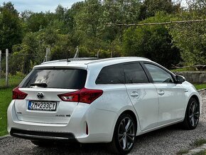 Predám Toyota Auris Hybrid touring sports 1.8i 82000km - 6