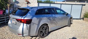 Toyota Avensis 2.0 D4D rv 2016  120000 km - 6