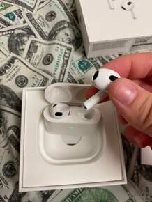 Air pods 3 - 6