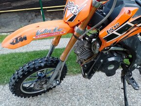 Predám detské enduro KXD 50ccm 4T. - 6