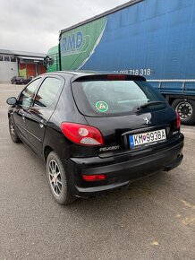 Peugeot 206+ 1.4 - 6