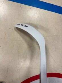 UPLNE NOVA PRAVACKA INTERMEDIET HOKEJKA CCM RBZ 270 - 6