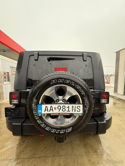 Jeep Wrangler Sahara Unlimited - 6