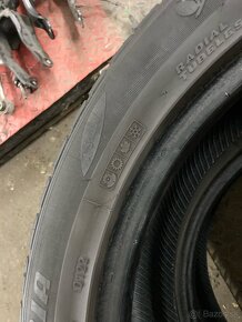 Celoročné pneu 2KS 245/55R19 viem aj prezuť - 6